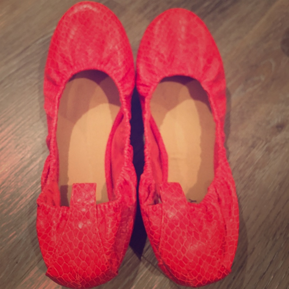 Flats In color Orange for the summer